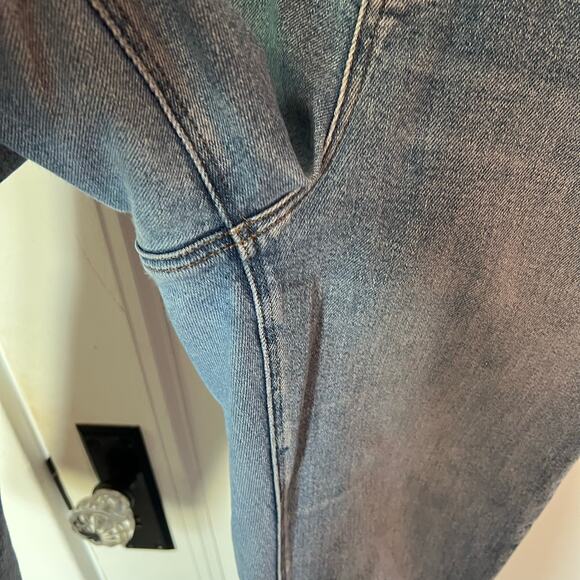 American Eagle Curvy Mom Jeans SZ 6 - Picture 5 of 7